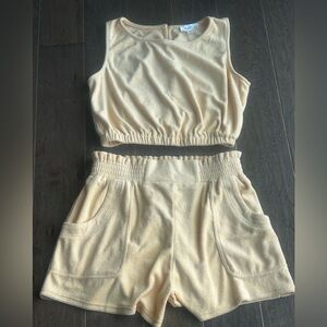 Mable 2 piece set. cropped top and high waist shorts. So cute! Medium